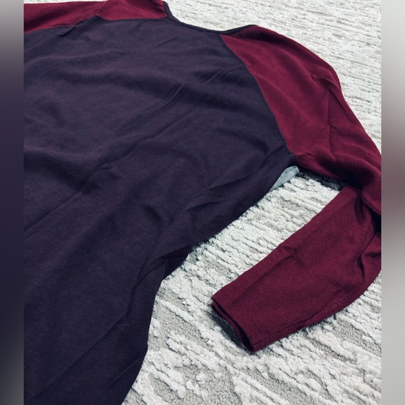 Old Navy Color-block Knitted Sweater. Large - Picture 2 of 11